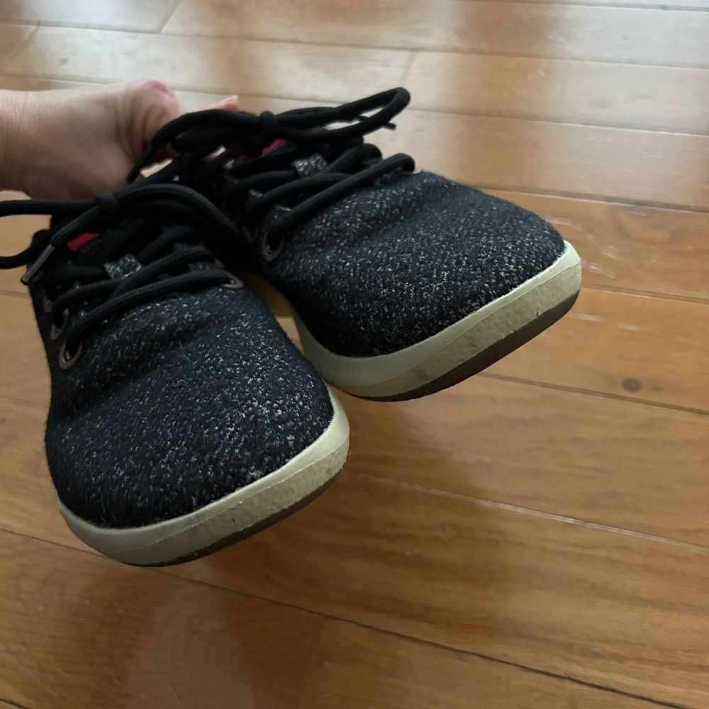 Allbirds Wool Runner Mizzle Shoes Women Size 8 Dark Gray Red Lace Up Tie - Picture 9 of 11
